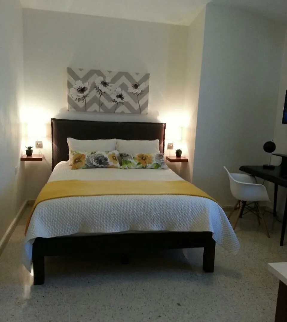 Casa Cecilia A Tripper'S Inn San Juan